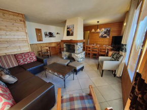 Chalet confortable à Val Thorens, 50m des pistes, 8 pers., cheminée, parking, local à skis - FR-1-637-80
